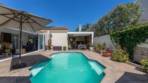 Sunsets Engina Villa, Sunset Beach