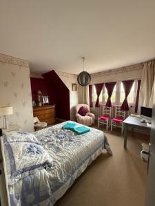 Les Trois chambres de LYLY situées a Brou