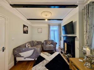 Modern and Luxurious 3-Bedroom Flat