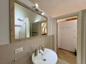 The vault of the village, 200 meters from the center and the lake