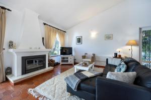 CoolHouses Algarve Luz,3 bed townhouse, lovely sea view, walking distance to beach, Casa 24 LBC