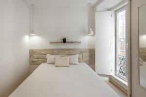 Downtown Modern Apartments by Homing