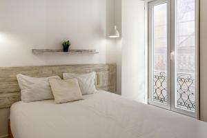 Downtown Modern Apartments by Homing