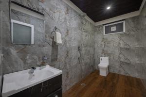 Exotic Stays Kasauli I Summer Pine Apartments l Best Seller I Vacations I Family Events I Pet friendly l Open Air Lawn I Sky Bonfire l Serviced Apartments I Kasauli