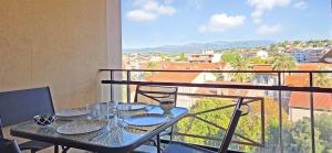 LX176 Balcon piscine Parking 5 min de la plage