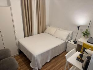 Habitacion sencilla en piso hogareño