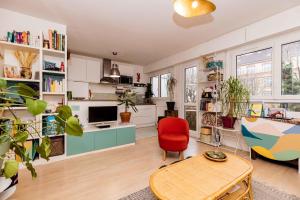 Beautiful nest 2 steps from Belleville