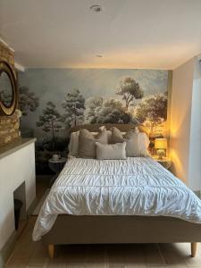 Cottage on high street, own parking and EV charger