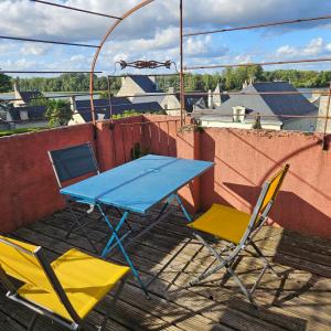 Maison avec terrasse face à la Confluence Loire-Vienne