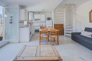 3 Bed Apartment Sleeps 5 - 2 Pools - Smart Tv