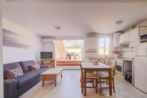 3 Bed Apartment Sleeps 5 - 2 Pools - Smart Tv