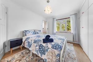 Modern spacious four bedroom house in London