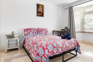 Modern spacious four bedroom house in London