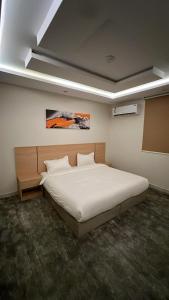 شقة بغرفتينن نوم وصالة بدخول ذكي