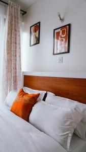 Hauzly- Royal Suburbs by Tsavo