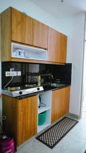 Hauzly- Royal Suburbs by Tsavo