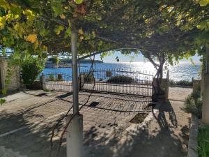 Little Seafront House Dolac Primošten