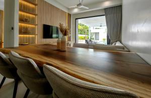 Phuket Luxury Pool Villa - Christina