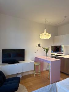 Newly reconstructed, cozy, centrally located