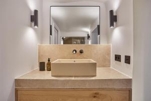 TERRE UGO - Villa & Suites au cœur des lavandes de Provence