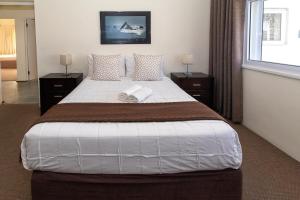 Beautiful 2 Bed 2 Bath in the Heart of Sea Point