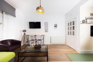 Lovely Apartment by Meadows 6