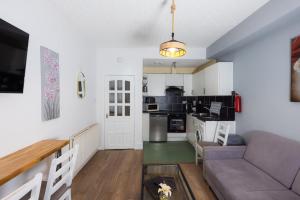 Lovely Apartment by Meadows 6