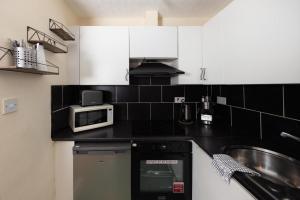 Lovely Apartment by Meadows 6