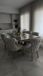 Luxury Apartment with Terrace