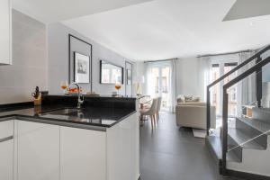 Escape in Trendy Triplex with Terrace in the Heart of Madrid Toledo atico II