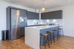 Luxury 2 Bed in Sea Point -2 mins from Promenade