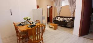 Apto econômico 300 metros da praia de Palmas