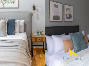 Family-Friendly Thisseio Retreat Near Acropolis