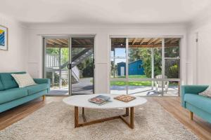 Spacious 4-Bed Pet Friendly Home with Detached, Freestanding Studio - Perfect for Families or Groups - Just 50m to Culburra Beach