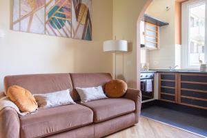 Elegant suite near the subway, fast Wi-Fi and AC