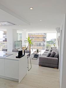 Loft Deluxe, Luminoso, Parking y Piscina - A 100 m del Mar AC