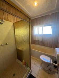 Cozy Queen Room Close to Shops and Station - PH4