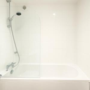 Modern 3BR 3BA Watford Home, For Contractors & Families, Close to Warner Bros, Free Parking, Sleeps 6