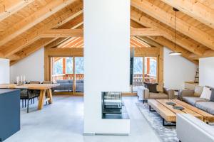 Montagnier B62, indoor pool and spa