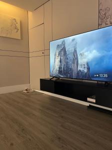 شقة مودرن غرفه وصاله