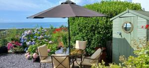 Bay View - holiday cottage by the sea with stunning views