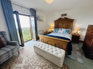 Bay View - holiday cottage by the sea with stunning views