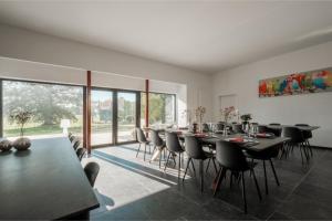 Château dOuffet Gite 30 personnes avec piscine et sauna