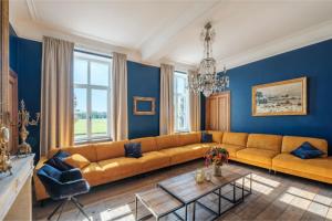 Château dOuffet Gite 30 personnes avec piscine et sauna