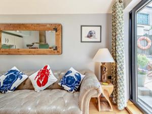 Close to Tenby Harbour No1 Albert View