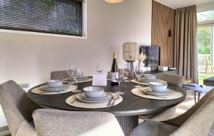 Amazing Home In Hellendoorn With Sauna