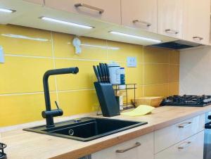 Old Town Escape Cozy Modern Flat near the Historic Center