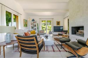 Provencal Villa With Pool Near Aix