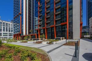 Towarowa Towers Comfortable Apartment with Air Conditioning Ideal for Remote Work by Noclegi Renters