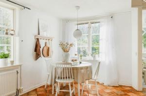 Relaxing Villa With Fireplace And Private Stream